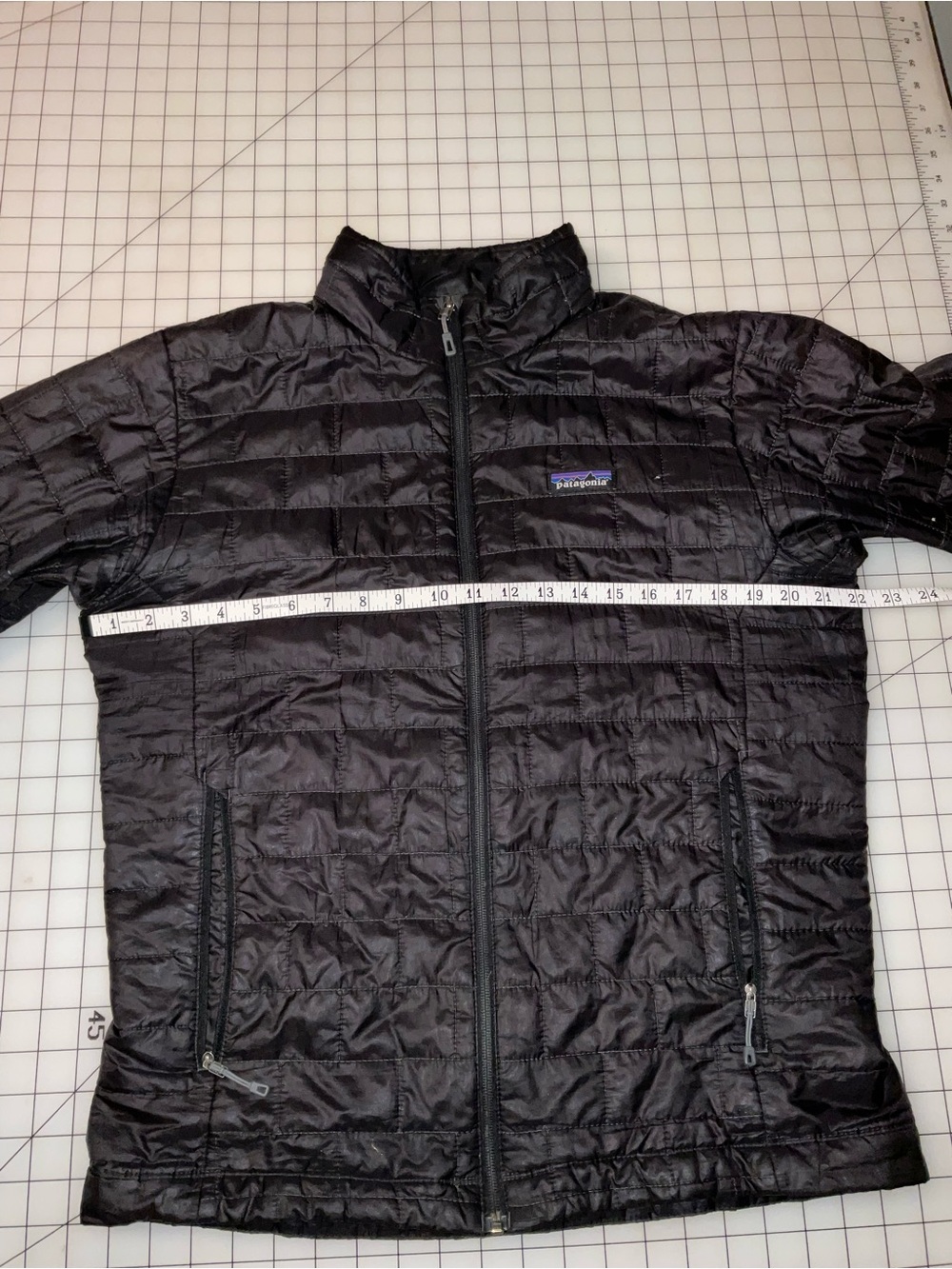 Patagonia Black Nano Puff Size M Quilted Puffer Jacket